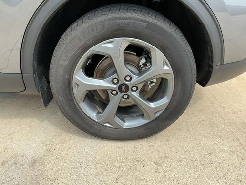 Carbonized Gray Metallic 2025 Ford Escape ST-Line Select
