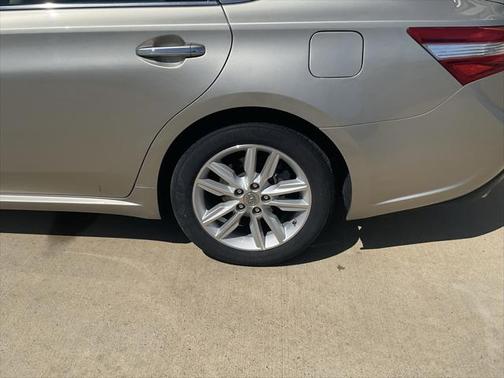 2014 Toyota Avalon XLE