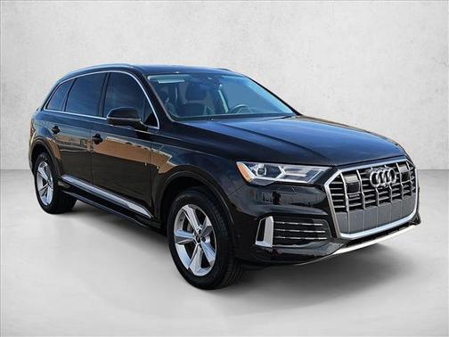 2023 Audi Q7 45 Premium Plus
