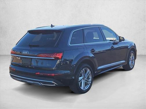 2023 Audi Q7 45 Premium