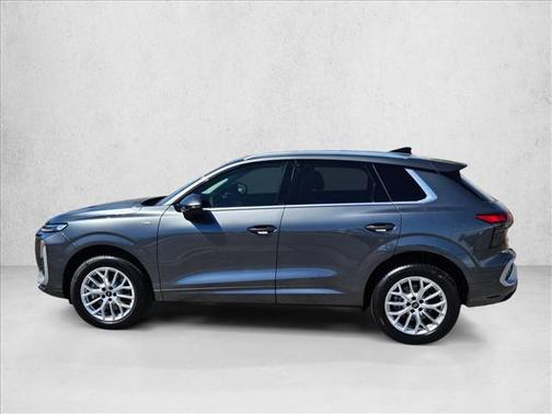 Daytona Gray Pearl Effect 2026 Audi Q3 S line