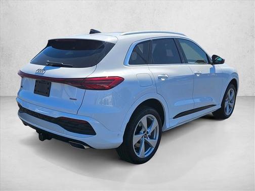 Arkona White 2026 Audi Q5 Premium Plus TFSI quattro S tronic