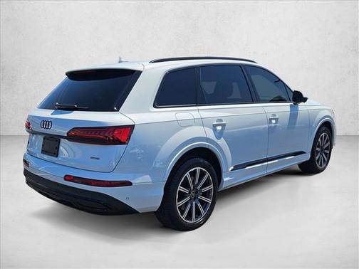 Glacier White Metallic 2023 Audi Q7 45 Premium Plus