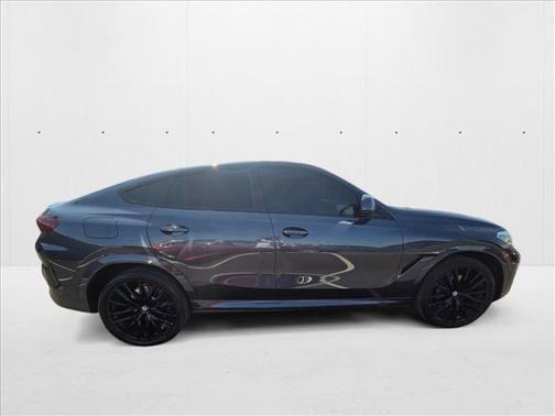 2022 BMW X6 M50i