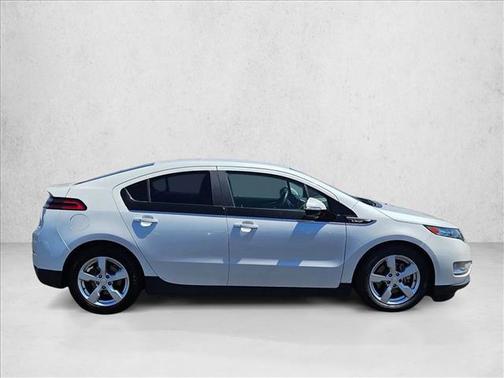 Iridescent Pearl Tricoat 2015 Chevrolet Volt Base