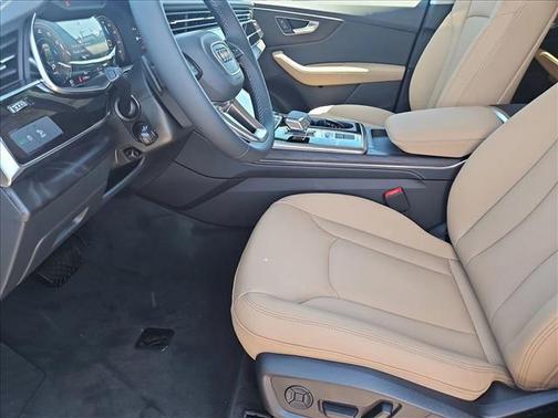 2025 Audi Q8 55 Premium Plus