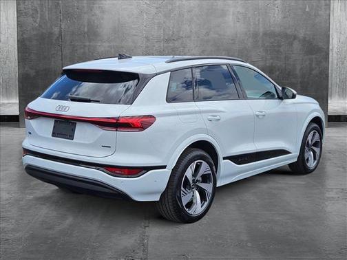 2025 Audi Q6 e-tron Premium quattro