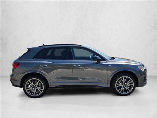 Daytona Gray Pearl Effect 2025 Audi Q3 45 S line Premium Plus