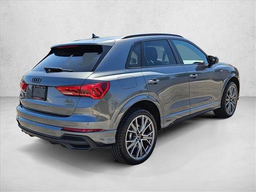 Daytona Gray Pearl Effect 2025 Audi Q3 45 S line Premium Plus