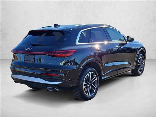 2025 Audi Q5 Premium TFSI quattro S tronic