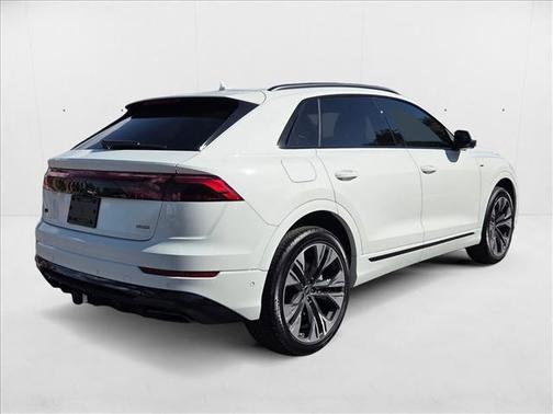 2025 Audi Q8 55 Premium Plus