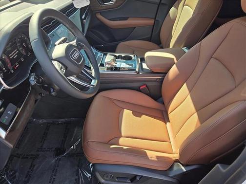 2025 Audi Q8 55 Premium Plus