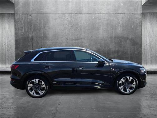 2023 Audi e-tron Premium Plus quattro