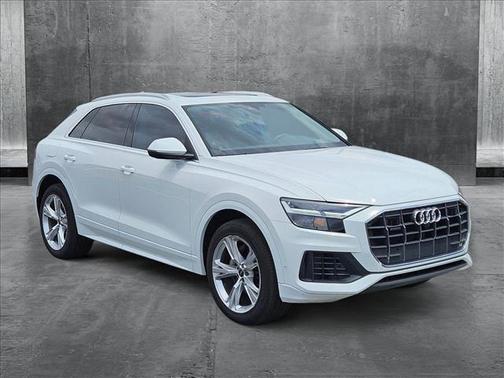 2022 Audi Q8 55 Premium Plus