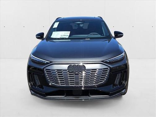 2025 Audi SQ6 e-tron Prestige quattro