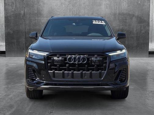 2025 Audi Q7 45 Premium Plus