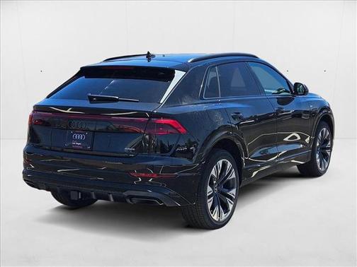 2025 Audi Q8 55 Premium Plus