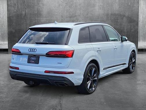 2025 Audi Q7 55 Prestige