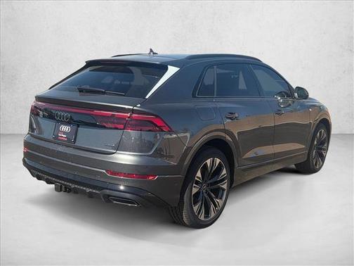 Daytona Gray Pearl Effect 2026 Audi Q8 55 Premium Plus