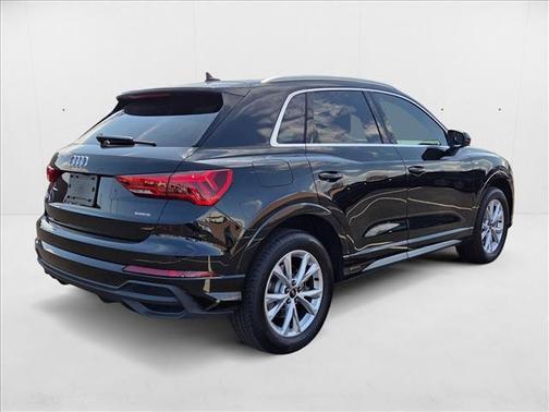 2024 Audi Q3 Premium 45 TFSI S line quattro Tiptronic