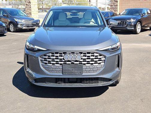 Tambora Gray Metallic 2025 Audi Q5 Premium Plus TFSI quattro S tronic