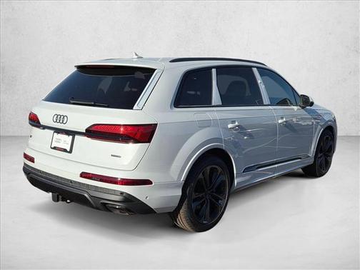 Glacier White Metallic 2026 Audi Q7 55 Premium Plus