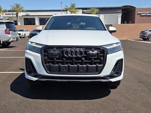 2025 Audi Q7 45 Premium Plus