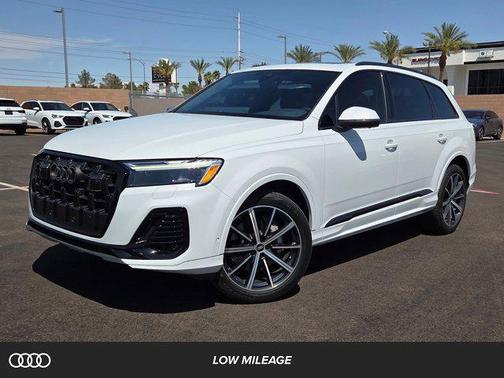 2025 Audi Q7 45 Premium Plus