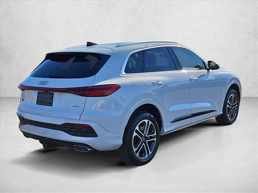 2025 Audi Q5 Premium TFSI quattro S tronic