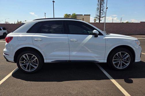 2025 Audi Q3 Premium 45 TFSI S line quattro Tiptronic