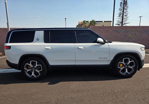 2023 Rivian R1S Adventure