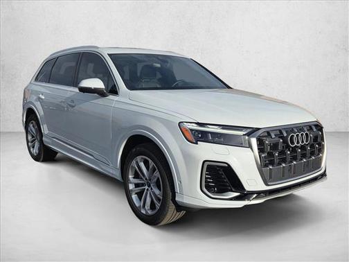 2025 Audi Q7 55 Premium Plus