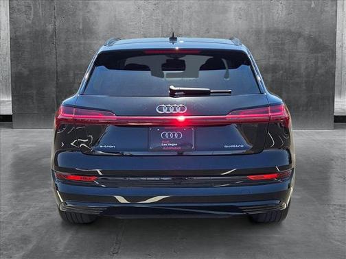 2022 Audi e-tron Premium