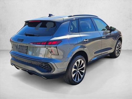 Daytona Gray Pearl Effect 2026 Audi Q3 TFSI quattro S tronic