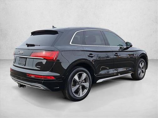 2022 Audi Q5 40 Premium Plus