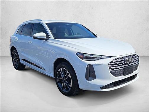 2025 Audi Q5 Premium TFSI quattro S tronic