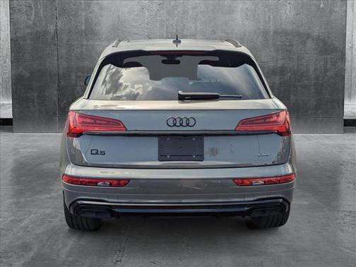 2024 Audi Q5 45 S line Premium Plus