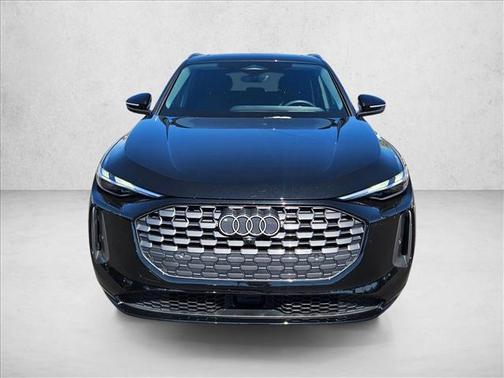 Mythos Black Metallic 2025 Audi Q5 Premium TFSI quattro S tronic