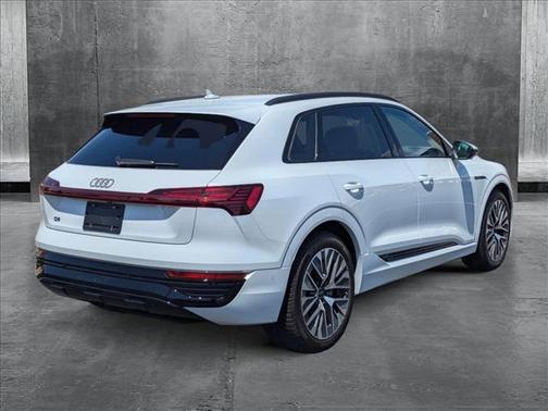 2024 Audi Q8 e-tron Premium Plus