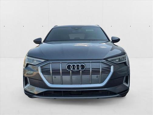 2019 Audi e-tron Premium Plus