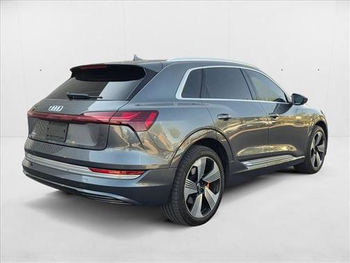 2019 Audi e-tron Premium Plus