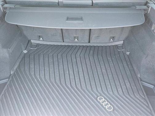 Glacier White Metallic 2025 Audi Q5 Premium Plus TFSI quattro S tronic