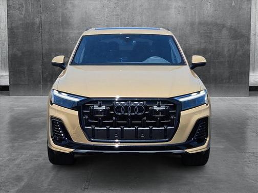 2025 Audi Q7 45 Premium Plus
