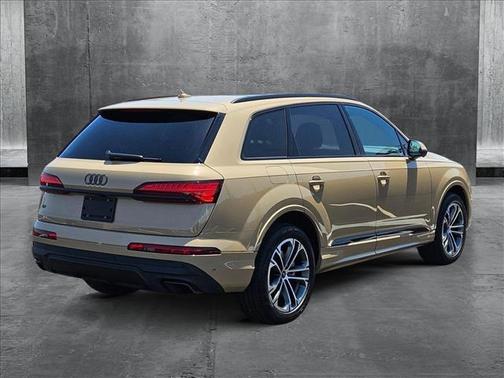 2025 Audi Q7 45 Premium Plus