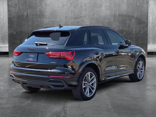 2024 Audi Q3 Premium 45 TFSI S line quattro Tiptronic