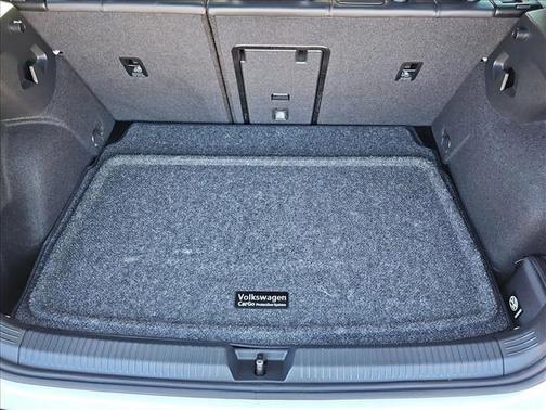 2024 Volkswagen Golf GTI 2.0T SE DSG