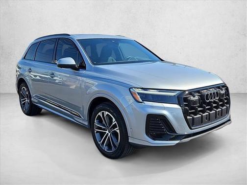 2025 Audi Q7 45 Premium Plus