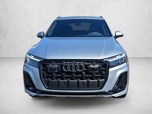 2025 Audi Q7 45 Premium Plus