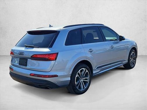 2025 Audi Q7 45 Premium Plus