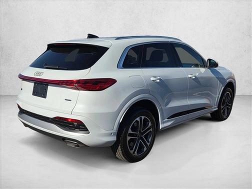 2025 Audi Q5 Premium TFSI quattro S tronic